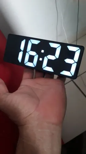 Vendo relógio despertador por 60 reais