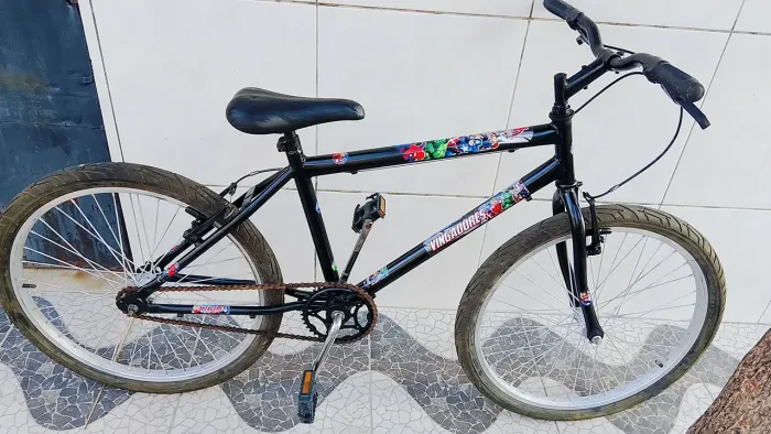 Bicicleta aro 24 semi nova completa pra menino com nota fiscal 