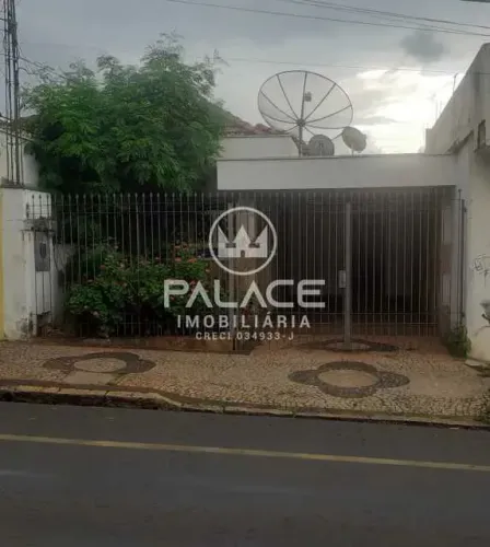 Casa de rua : / Residencial / Centro