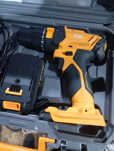 Vendo parafusadeira Wap k21 com duas baterias