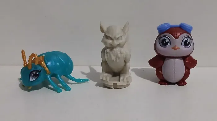 LOTE 3 BONECOS PETS BONECA MONSTER HIGH ROCHELLE GOYLE ROBECCA STEAM NEFERA DE NILE