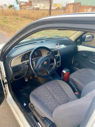 Fiat Strada 1.4 MPI Fire Flex 8V CS 2012