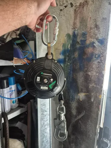Trava qieda retrátil automatico carbografite