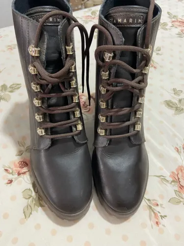 Bota somente 3 vx usada
