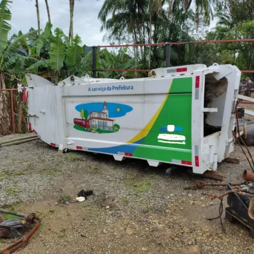 Equipamento Coletor Compactador de Lixo de 5m3