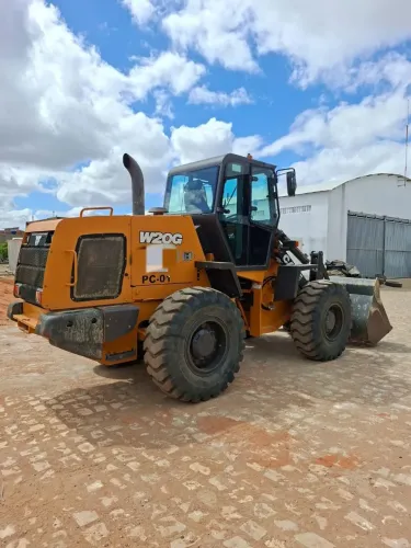 carregadeira case w20g ano 2024