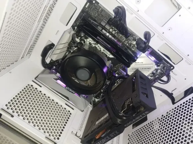  RTX 4060 GIGABYTE - PLACA DE VÍDEO TOP, SEMI NOVA! ACEITO OFERTAS SO MANDAD MENSAGEM 