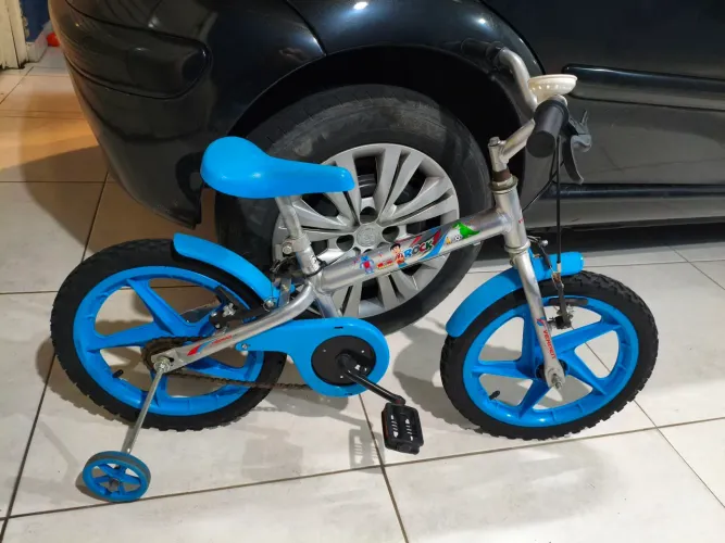 Bike/bicicleta infantil duas.