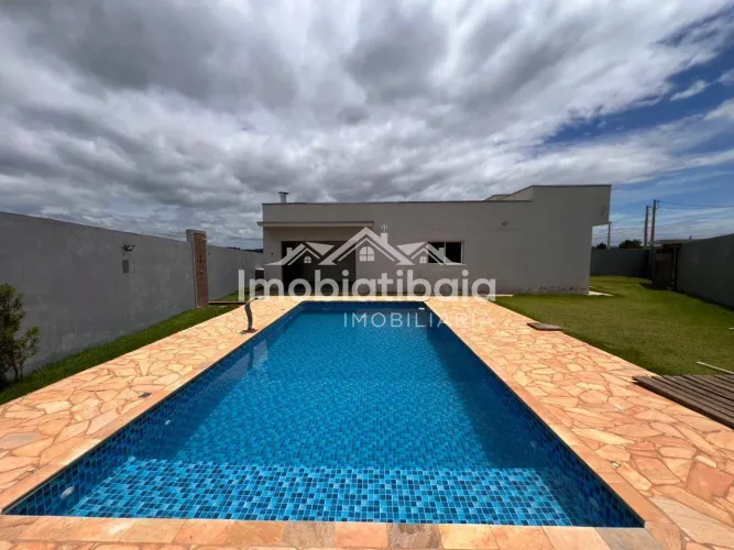Casa à venda em Jarinu - 385m²