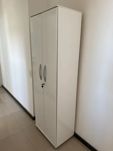 Armário 5 prateleiras