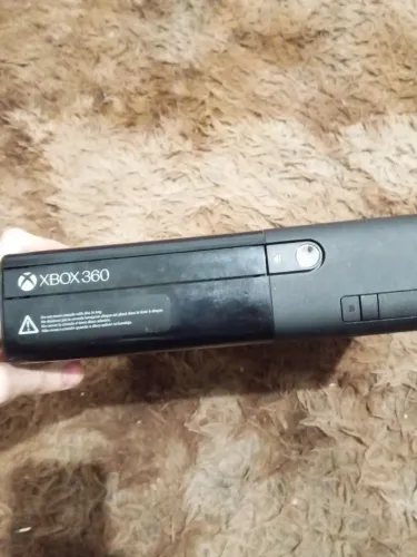 Xbox 360 Slim desbloqueado semi novo pouco usado