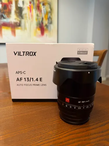 Lente Viltrox 13mm 1.4 Sony E-mount APS-C