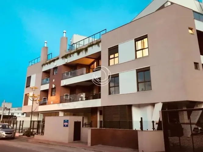 Alugo Apartamento Duplex mobiliado de 2 suítes no Rio Tavares ( Rififi)