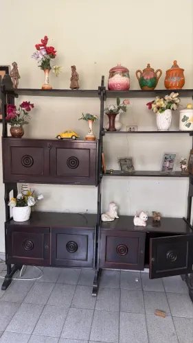 Estante Colonial em Madeira Maciça com Armários - Linda e Conservada