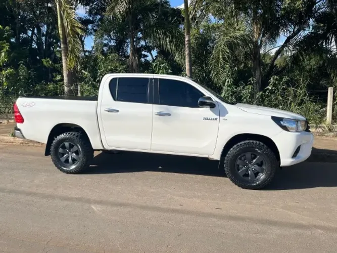 Toyota Hilux CD 4X4 2.8 Diesel Mec. 2019