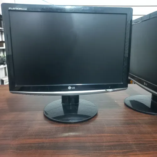 Lote monitor lg W1752t (LOTE OU AVULSO)<br>17 polegadas <br>R$ 100 cada