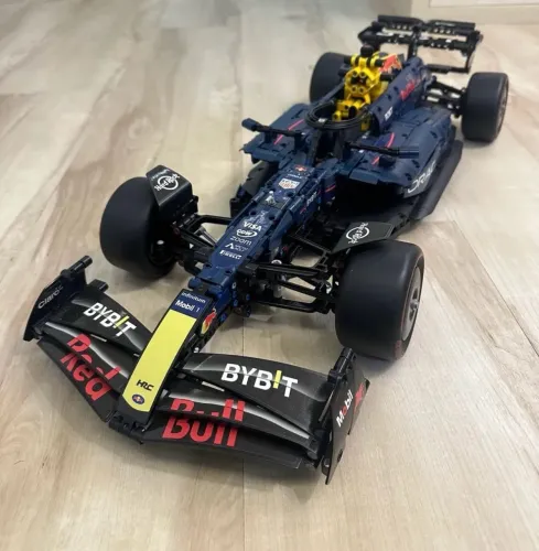 Lego fórmula 1 RedBull 1639 peças