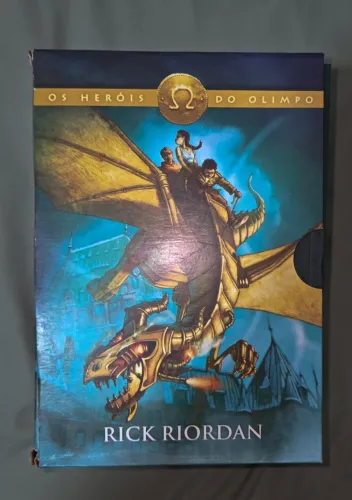 BOX DE LIVROS - PERCY JACKSON + OS HERÓIS DO OLIMPO