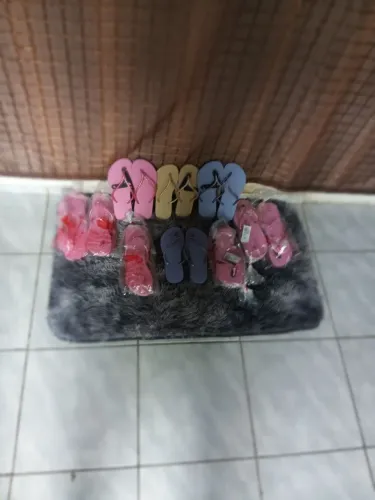 Vende-se chinelos HAVAIANOS 20R$