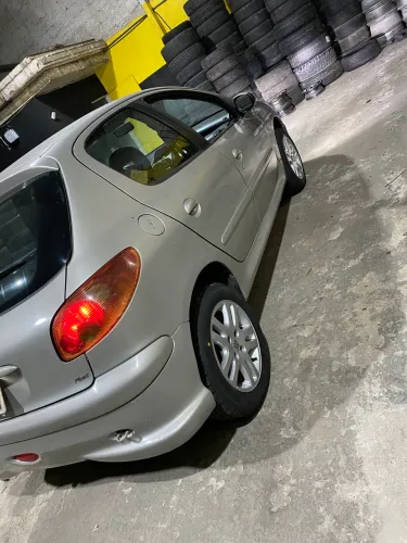 Peugeot 206 Allure 1.6 Flex 16V 5P 2008