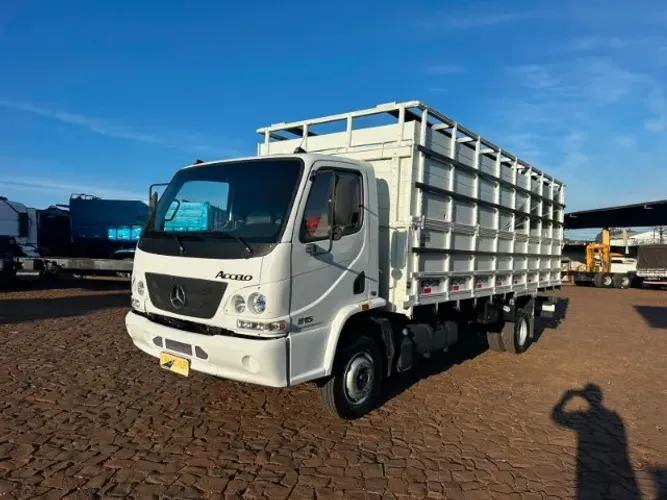 MB Accelo 815 4x2
