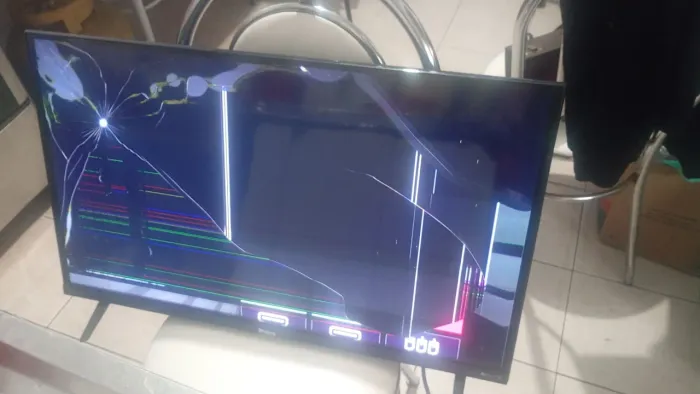 Televisão para reparo 