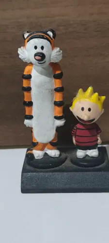 Miniatura Decorativa Calvin e Haroldo em Ferro 9 cm