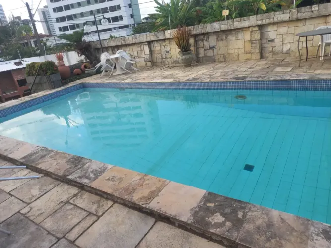Casa para venda tem 500 metros quadrados com 4 quartos em Encruzilhada - Recife - PE