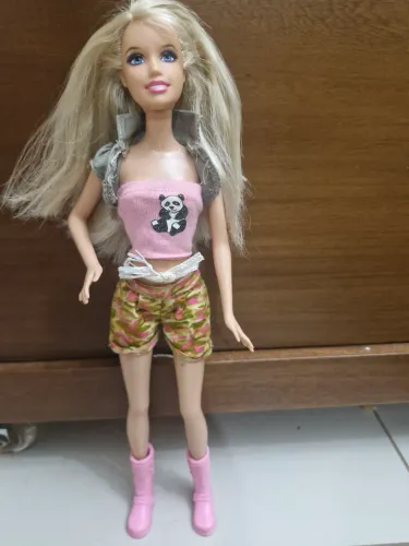 Linda Barbie Veterinária- antiga 