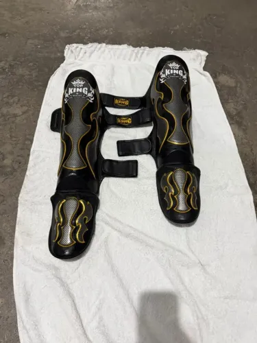 Caneleira profissional Muay thai TOP KING tailandesa perfeita