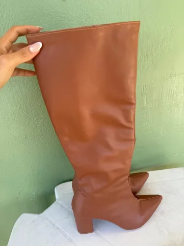 Bota caramelo/marrom,usada apenas 1 vez