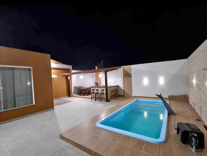 Vendo casa com piscina 