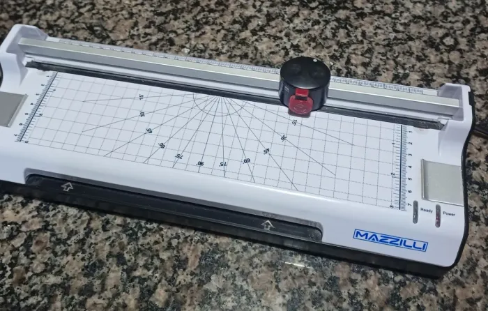 LAMINADORA MAZZILLI COM DEFEITO - PARA CONSERTO