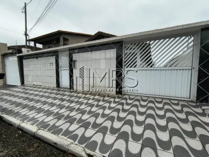Casa Térrea à Venda em Sítio do Campo Praia Grande - 2 Quartos e Churrasqueira