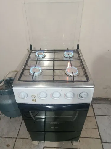 Fogão 4 bocas. Entrego 
