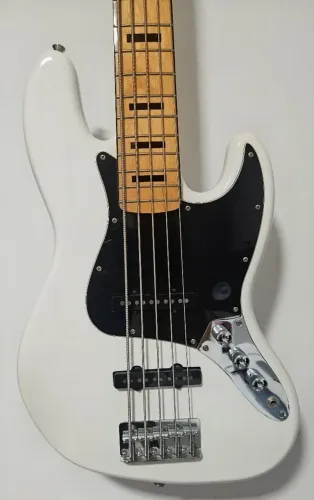 Fender Squier Jazz Bass 5 cordas Vintage Modified