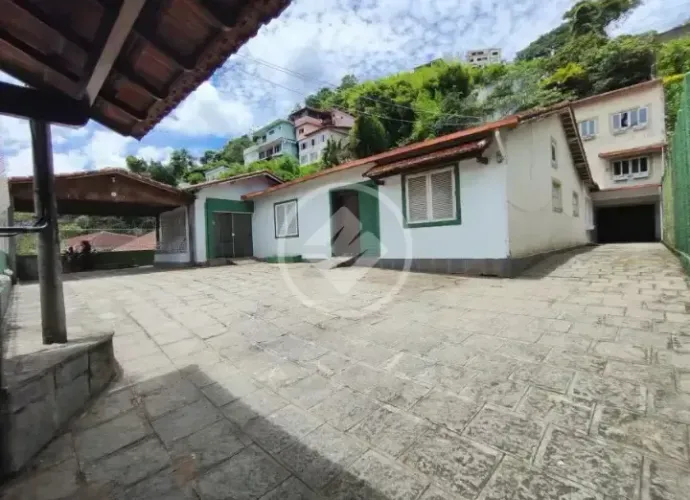 Casa comercial para alugar. 10 quartos, 596 m2, Vila Muqui - Teresópolis. RJ codigo: 28499