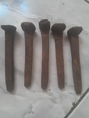 Cravas trilho de trem