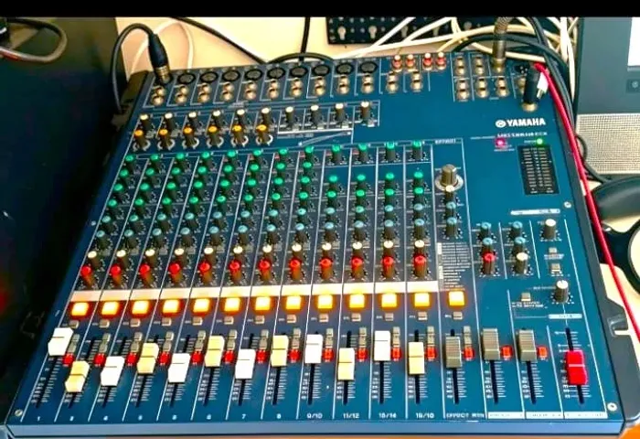 hj R$ 1.950-mesa yamaha mg166 cx usb-com efeitos/compressor/interface.divido no cartão
