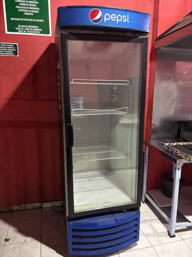 Geladeira expositora