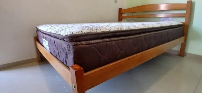Cama de Casal Madeira Maciça Angelim + Colchão