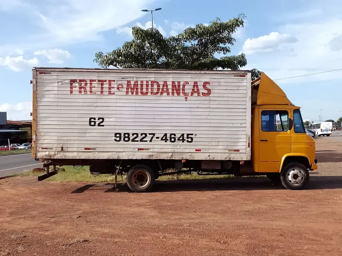 Faço frete e mudanças, para todo o Estado de Goiás, DF, MG, MT.