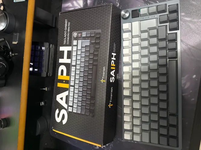 Teclado Mecânico Titorion Saiph Gasket Wireless RGB