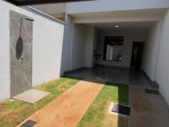 Casa de 2 qtos por 320 mil