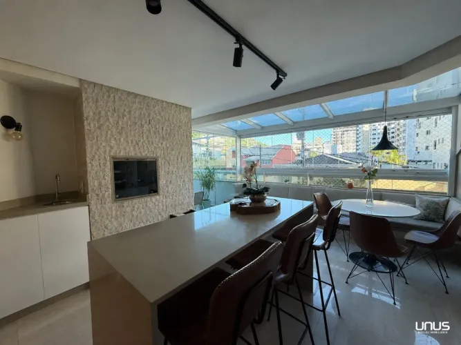 Apartamento à venda na Agronômica