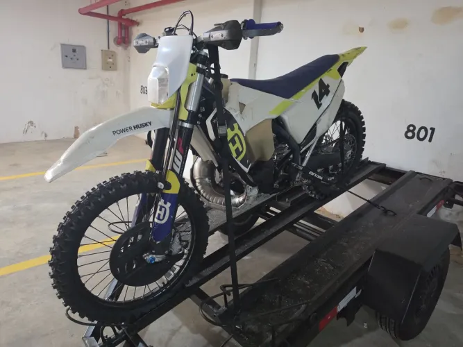 Moto Husqvarna TE 300 2023