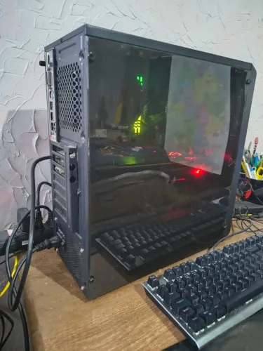 PC Gamer Ryzen 5 2600X + 32GB RAM + RX Vega 56 8GB + SSD 1TB