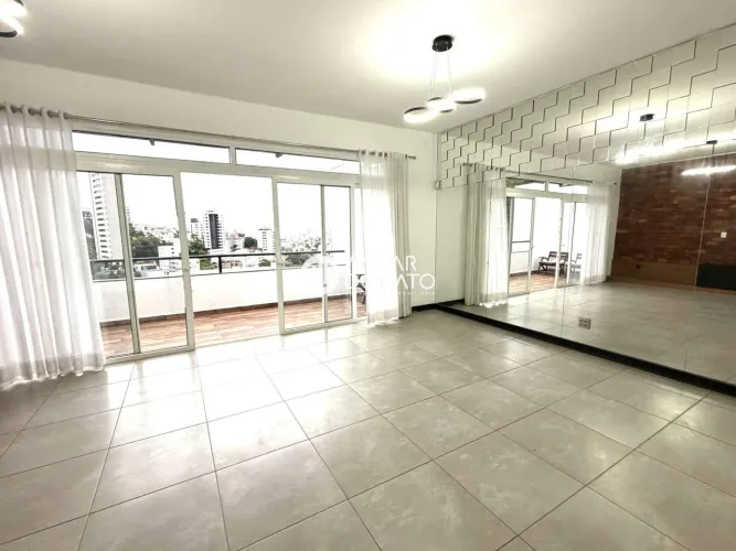 Santa Lúcia - Casa Residencial 4 quartos à venda na Anuar Donato