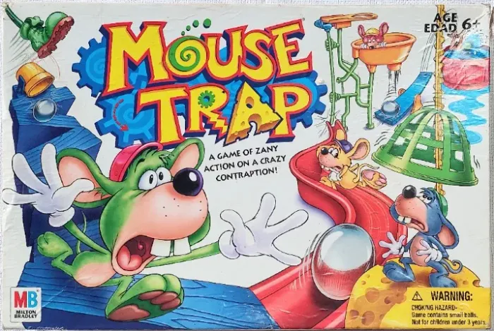 brinquedo - jogo de tabuleiro Mouse Trap Milton Bradley 2005 (usado)