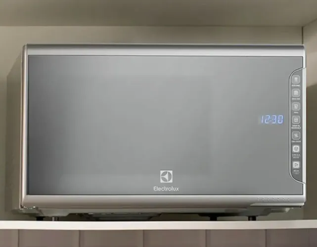 PARA VENDER HJ! Microondas Electrolux 31L cromado